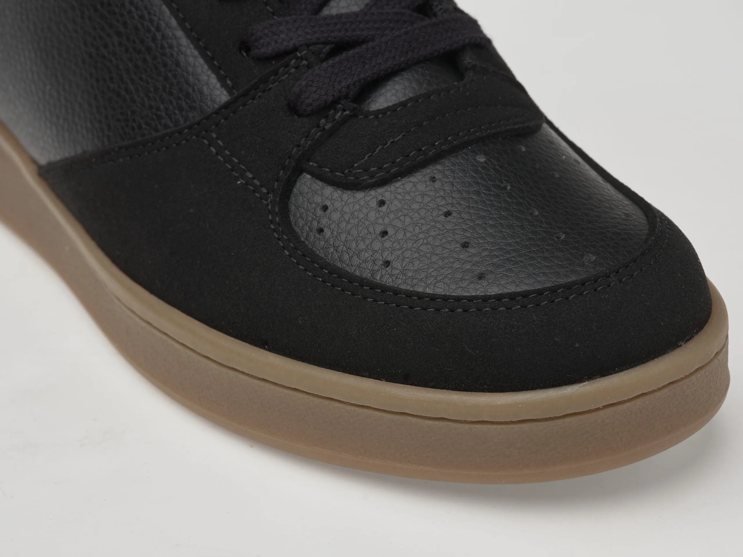 Eden V3 Sustainable Vegan Leather Unisex Trainer | Black