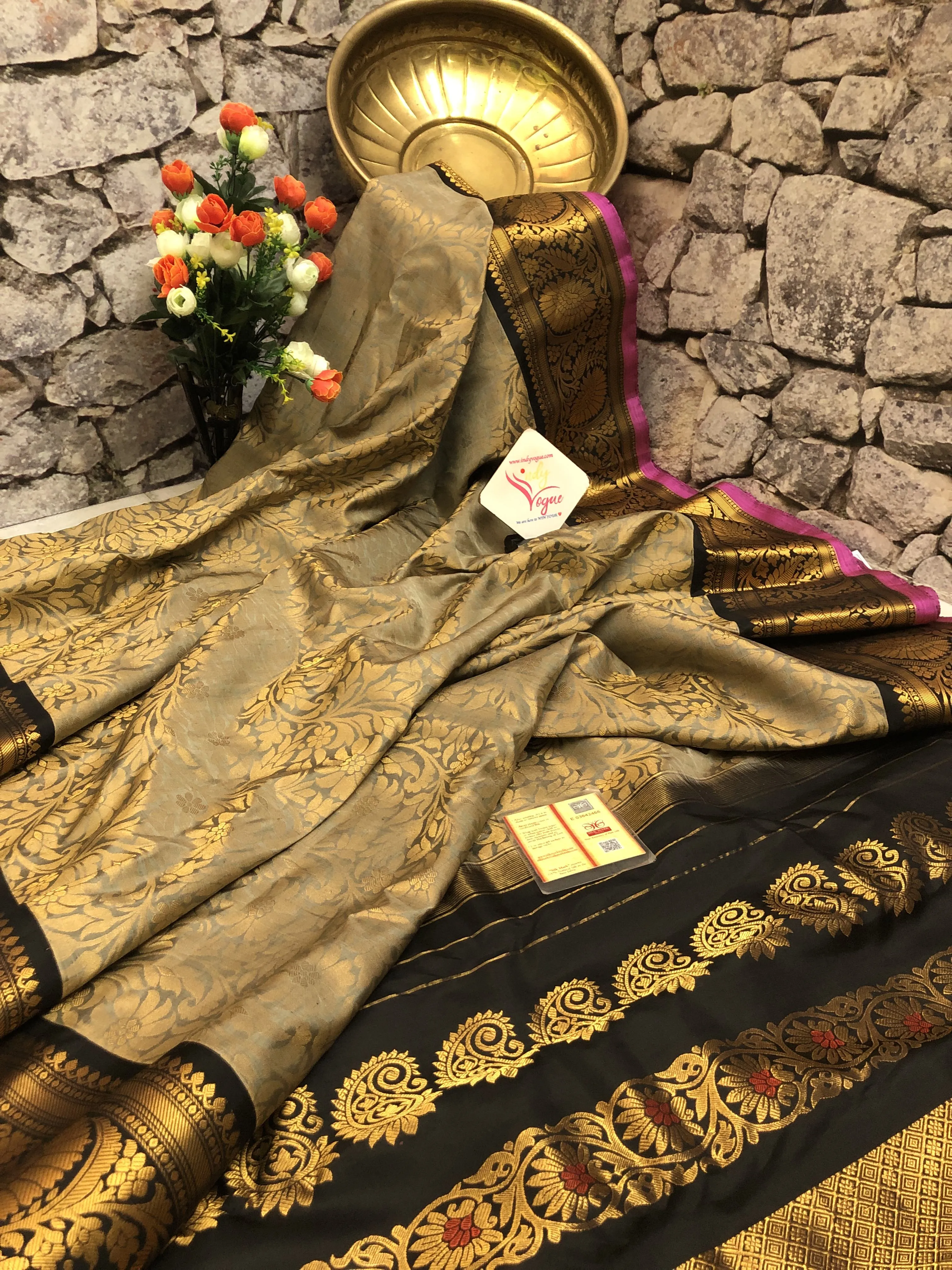 Grey and Black Color Brocade Gadwal Saree with Kanchi Border