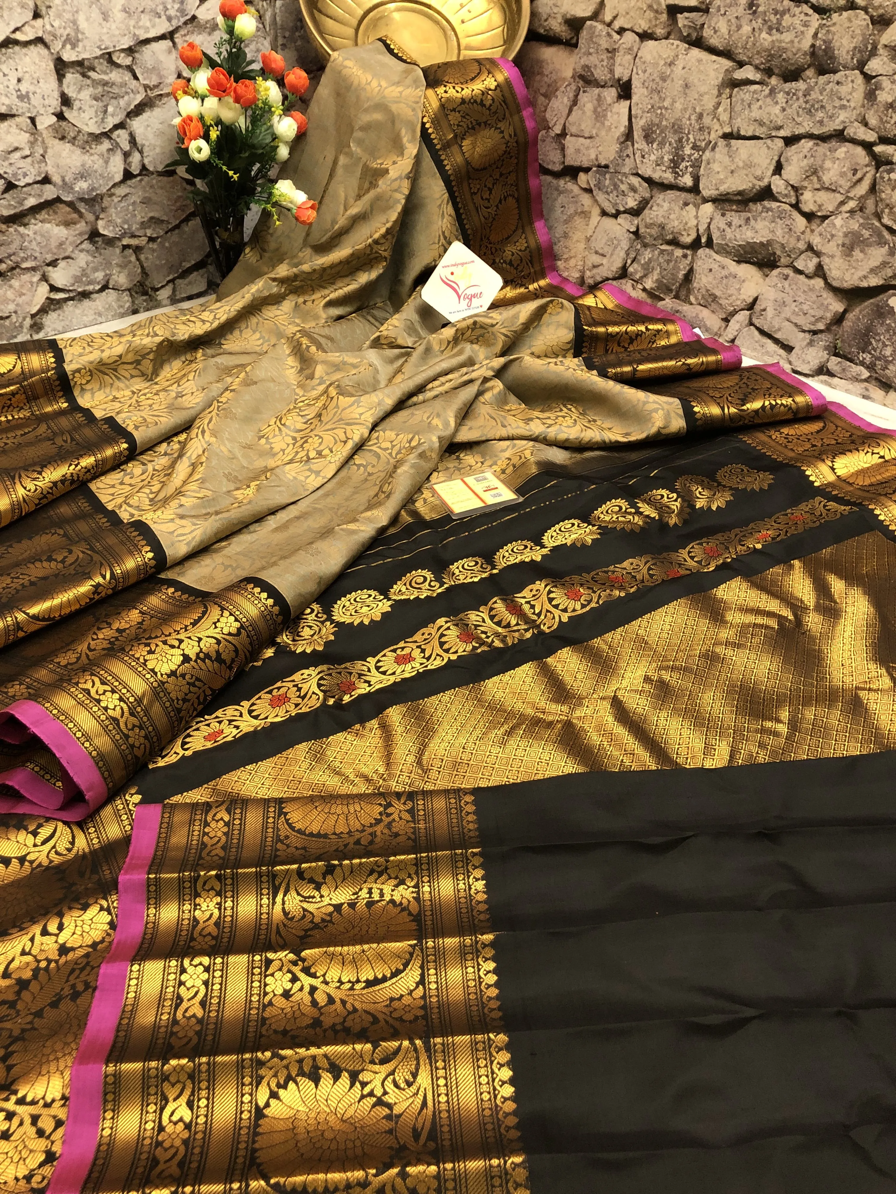 Grey and Black Color Brocade Gadwal Saree with Kanchi Border