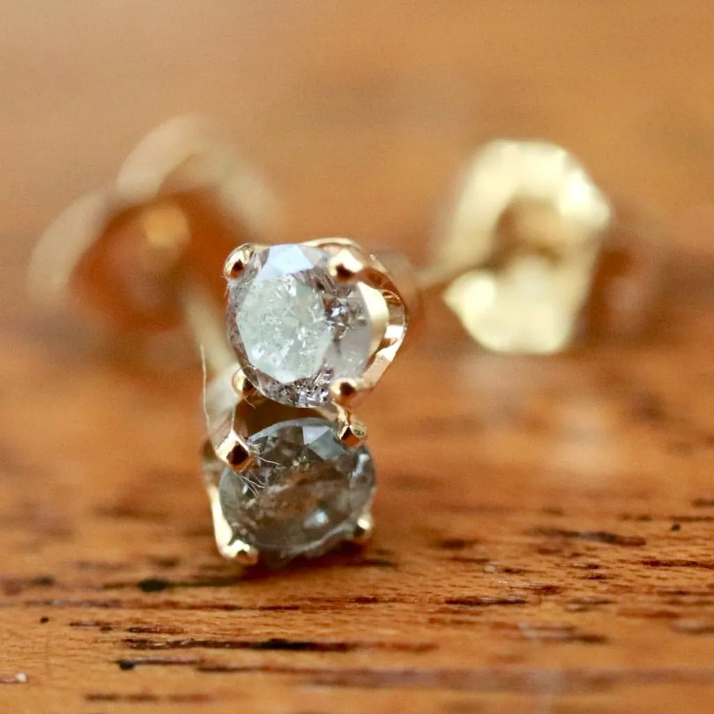 La Pluie Des 14k Gold and Diamond Stud Earrings