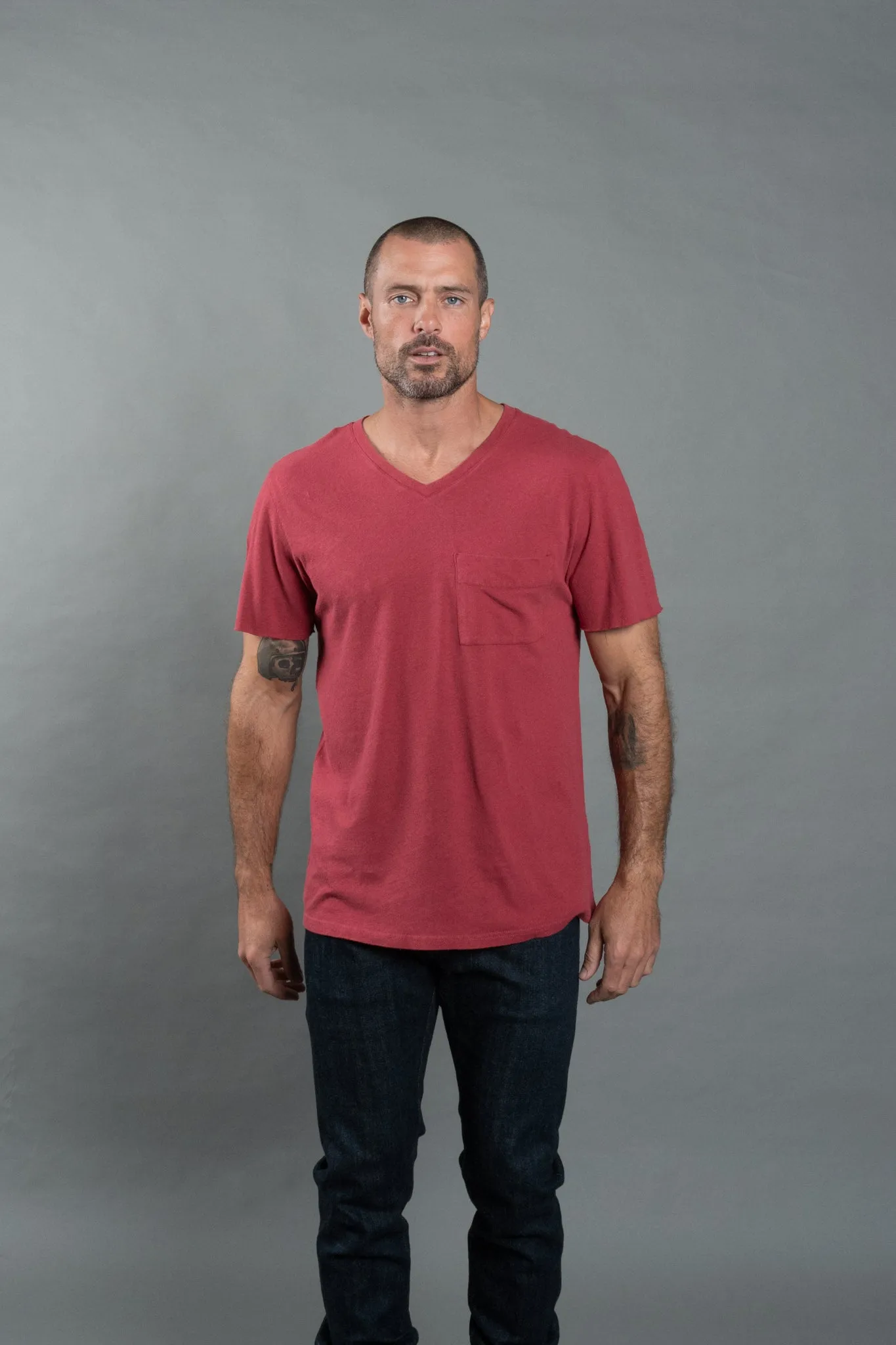 Men's Warren Wide Pocket Cotton Linen V-Neck Tee